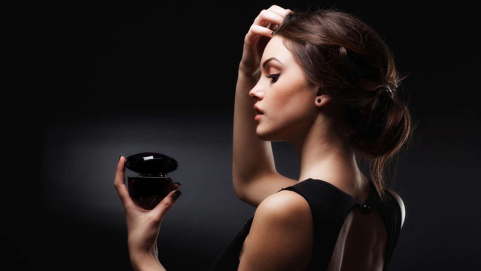 Dublu standard si in privinta parfumurilor din Romania si din Vest