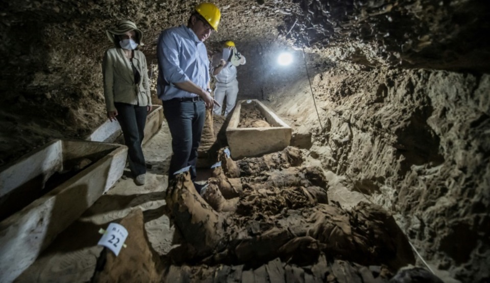 O catacombă cu 17 mumii a fost descoperită în Egipt