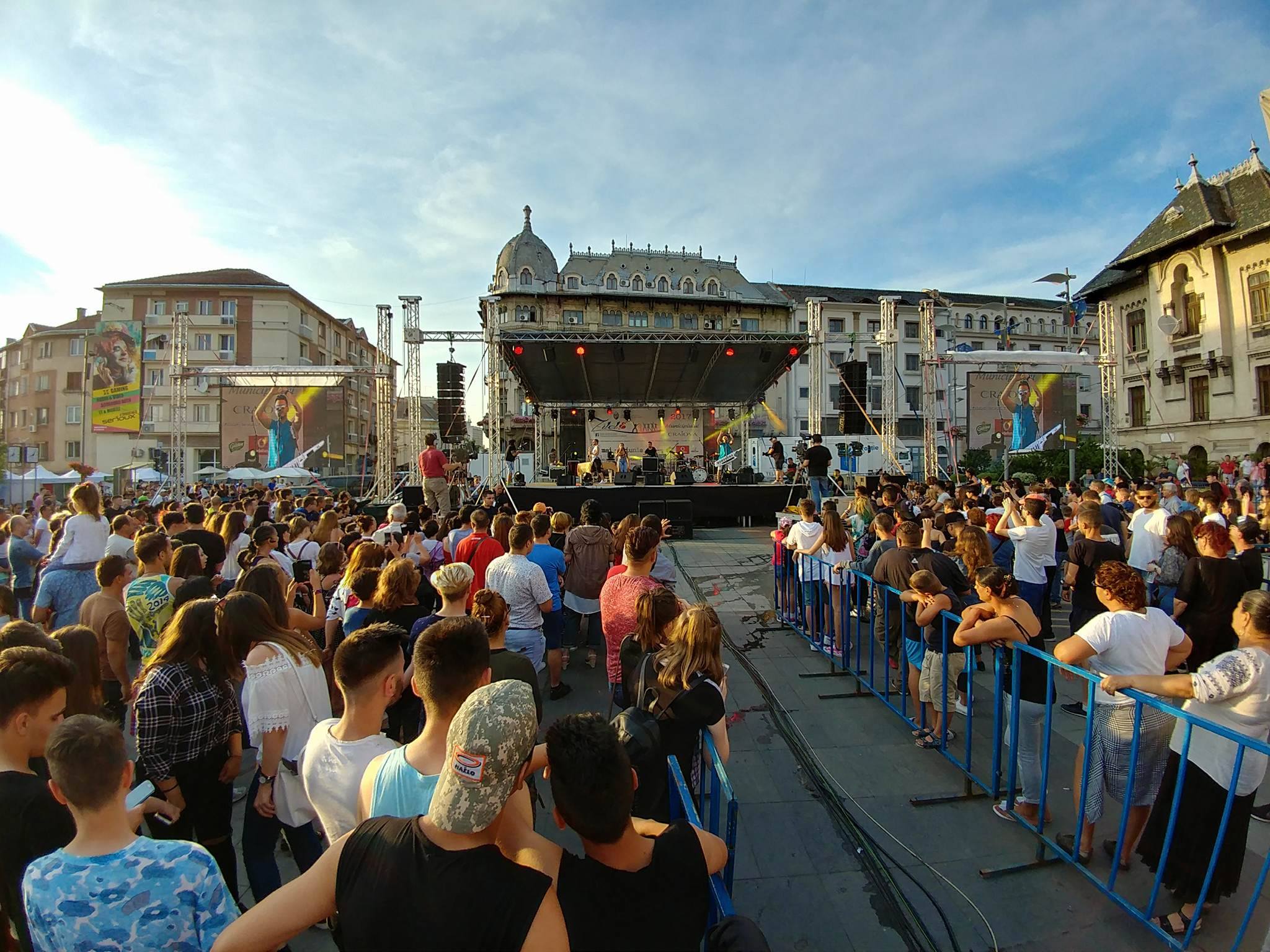 Zilele Craiovei : Concert “Hit Radio”, în Piața “Mihai Viteazul”