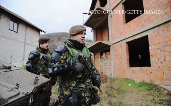 9 cetateni din Kosovo, acuzati ca au planuit un atac la un meci din preliminariile CM