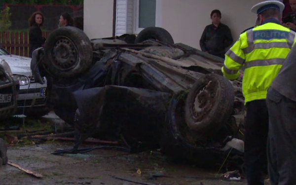 Farsa transformata intr-o dubla tragedie. Doi tineri au luat masina unui prieten si au facut un accident in care au murit