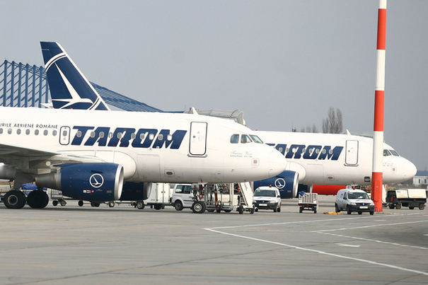 Un avion TAROM a aterizat de urgenta la Bruxelles, dupa ce un motor s-a defectat in aer, in drum spre Bucuresti