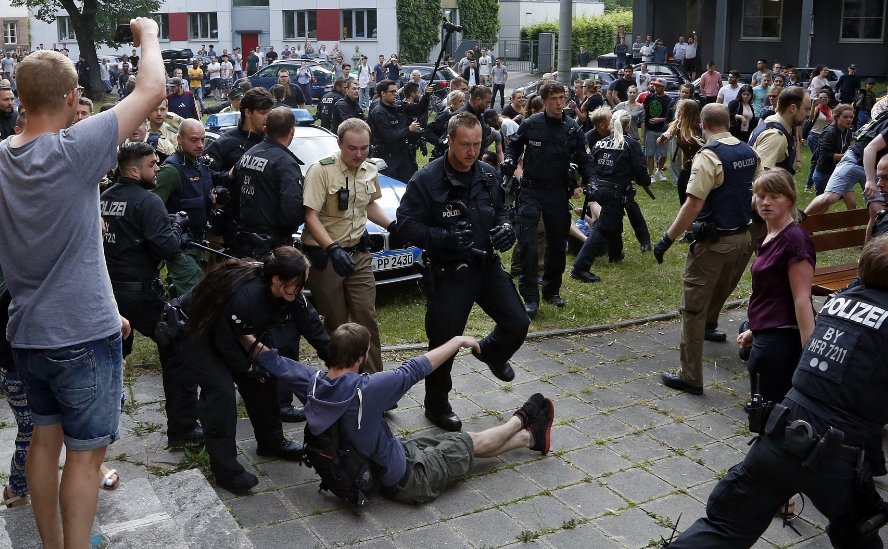 Un afgan ce urma să fie deportat a ameninţat cu un atentat, în Germania, după care şi-a cerut scuze