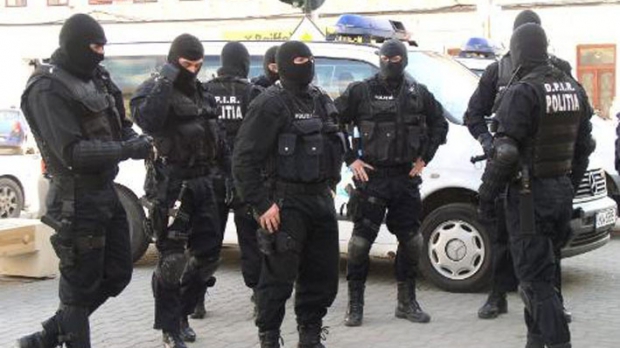 Percheziții în Dolj și Olt la persoane acuzate de evaziune fiscală