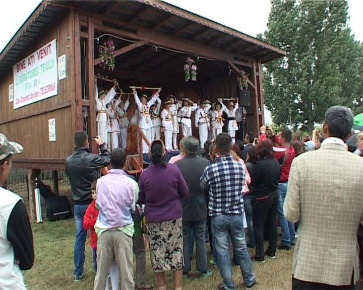 Sărbătoarea Teiului la Păuşeşti-Măglaşi