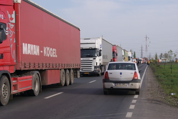 Trafic interzis pentru camioane (audio)