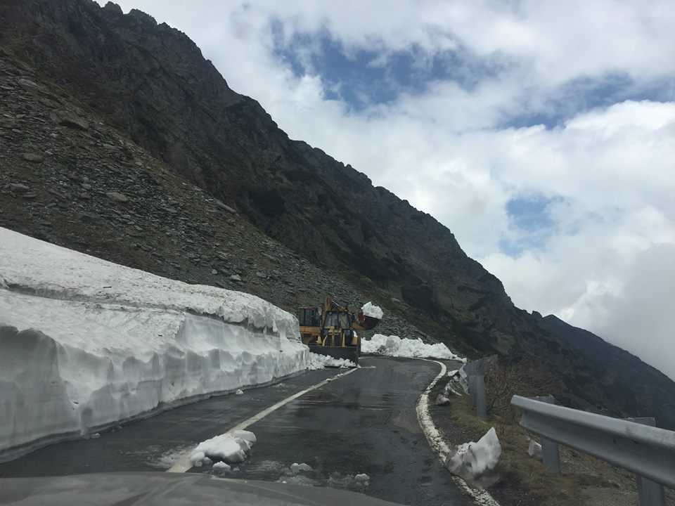 Deszăpezire pe Transfăgărășan