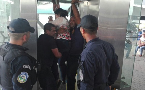 Pana totala de curent in Costa Rica timp de 5 ore, din cauza unui copac cazut