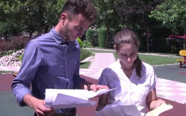 Ce se va intampla cu elevii din Dambovita eliminati de la Bac pentru scrisuri diferite