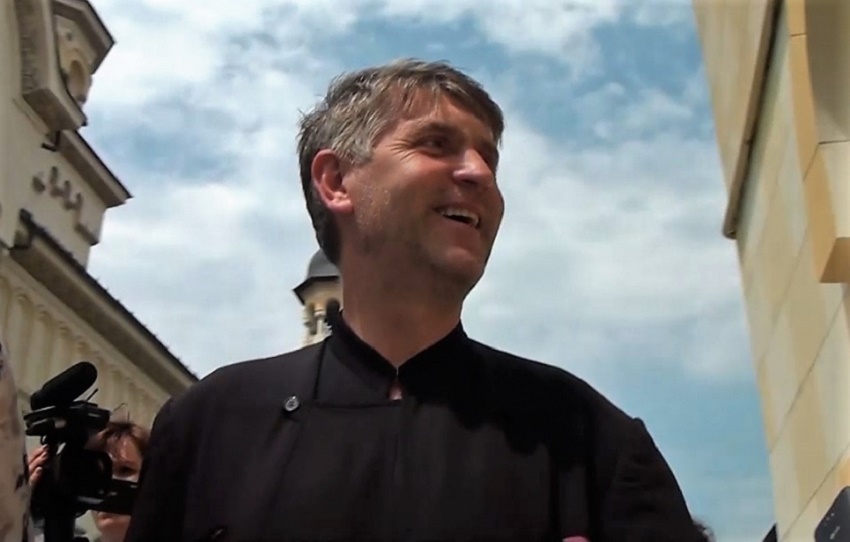 Preotul Cristian Pomohaci a fost caterisit