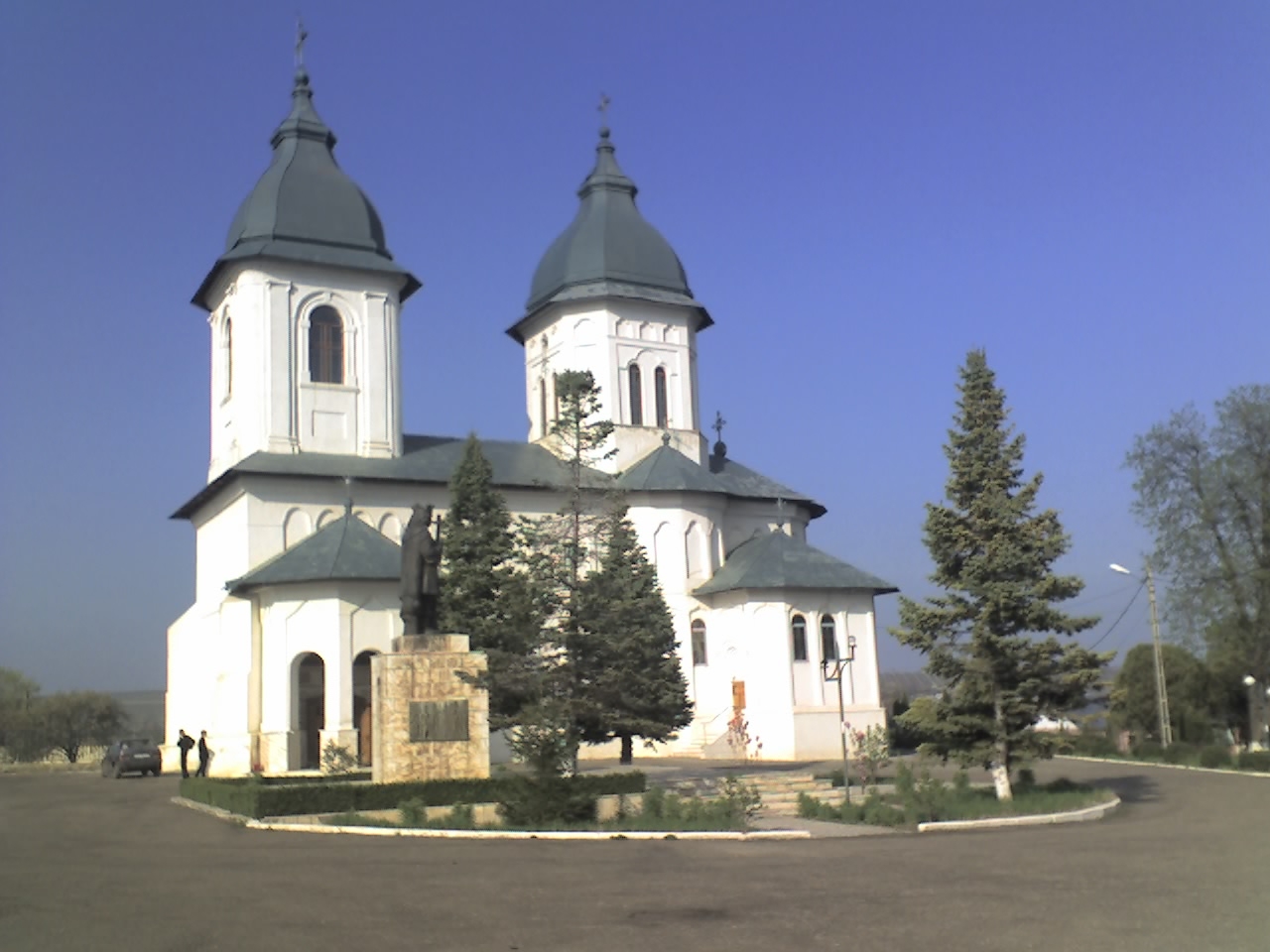 Filmul cu episcopul Huşilor, vizionat la Mitropolie