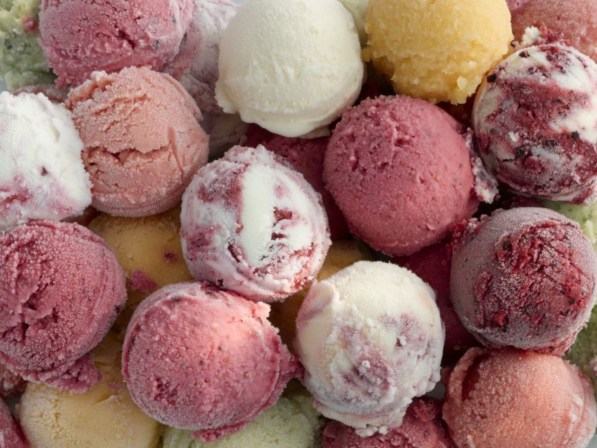 Inghetata-sandwich de ciocolata cu biscuit crocant