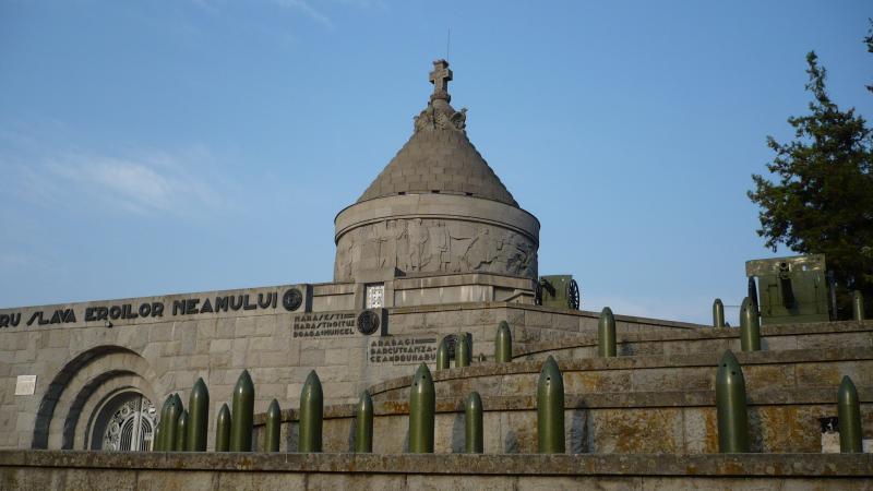 Ceremonial militar la Mausoleul Mărăşti (audio)