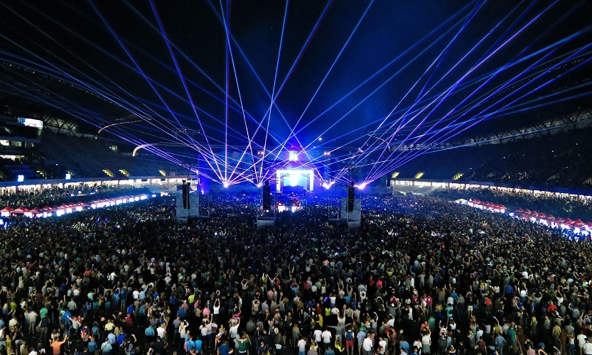 Trei zile si trei nopti de petrecere electrizanta, la malul marii