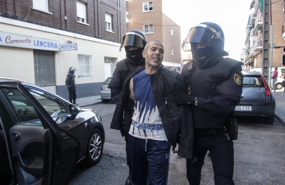 Mărturia unui terorist arestat în Barcelona. Detalii necunoscute despre atentatul pregătit inițial