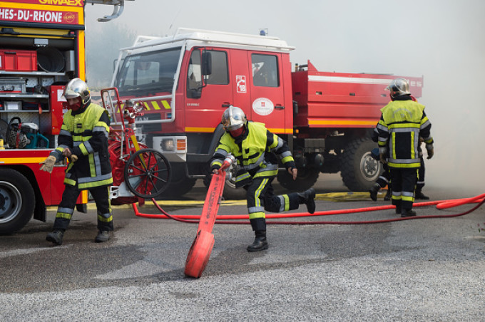 15 pompieri sicilieni, arestați