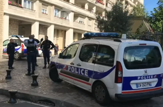 Atac în Paris asupra unui grup de militari