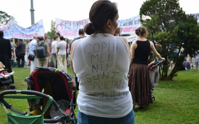 Protest la Bucureşti faţă de introducerea vaccinării obligatorii