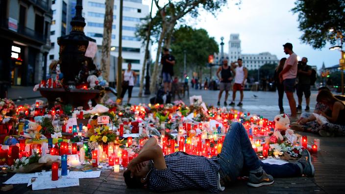 Șoferul dubei care a intrat în mulțime în Barcelona, împușcat mortal de poliție