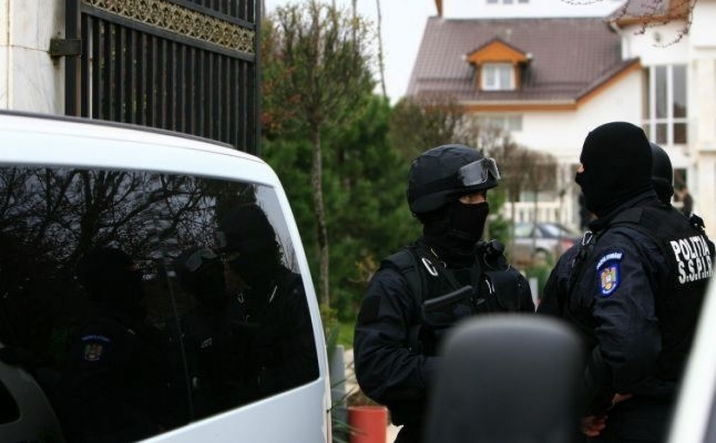 Nouă persoane reţinute în dosarul de evaziune fiscală cu un prejudiciu de peste nouă milioane de euro