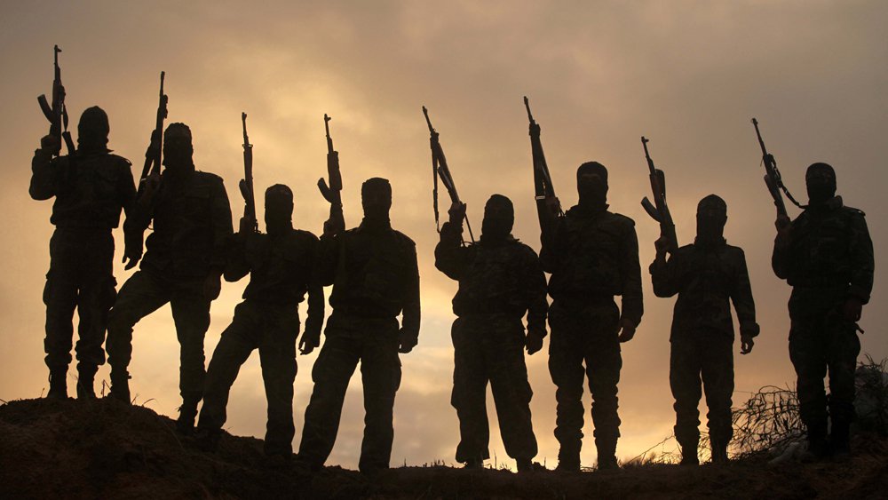 Român reţinut pentru acte de terorism. S-a convertit la islam și plănuia atacuri cu bombă