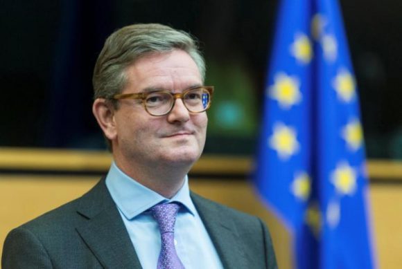 Comisarul european Julian King vizitează România