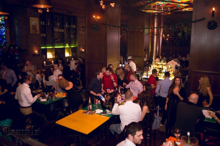 Ţara unde este ilegal să dansezi. Sancţiunile dure pe care le riscă patronii barurilor unde clienţii sunt prinşi că dansează