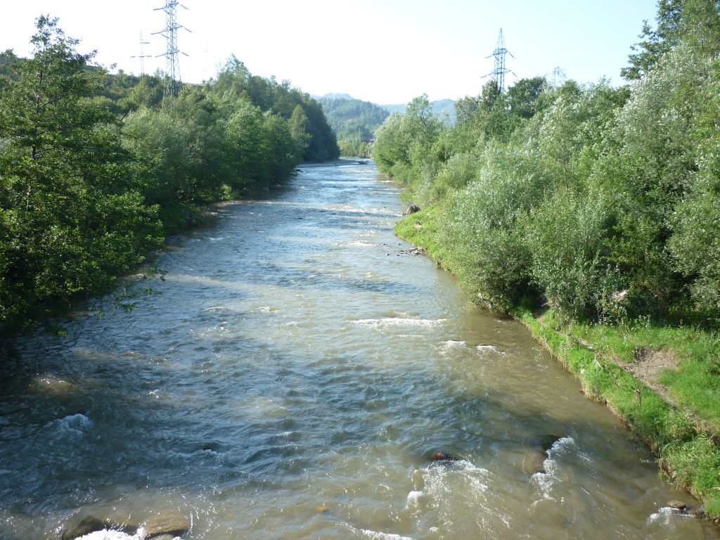 Jiul, la o treime din debitul obişnuit