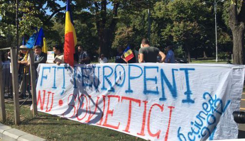 Proteste în faţa Ambasadei Ucrainei la Bucureşti