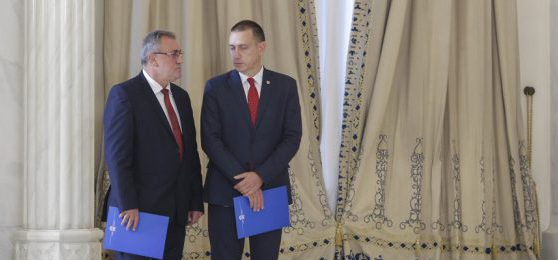 Noii miniștri au jurat