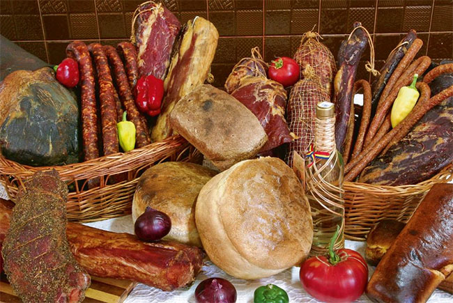 Ziua Națională a Produselor Agroalimentare Românești sărbătorită astăzi, pentru prima dată, la Târgu Jiu