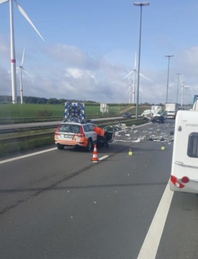 Opt români, implicați într-un accident grav, în Belgia