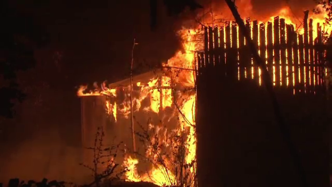 Incendii de vegetație în SUA: cel puțin 10 persoane au murit, iar alte 100 sunt grav rănite