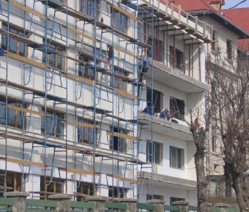 Se renovează un cămin din complexul Agronomie din Craiova