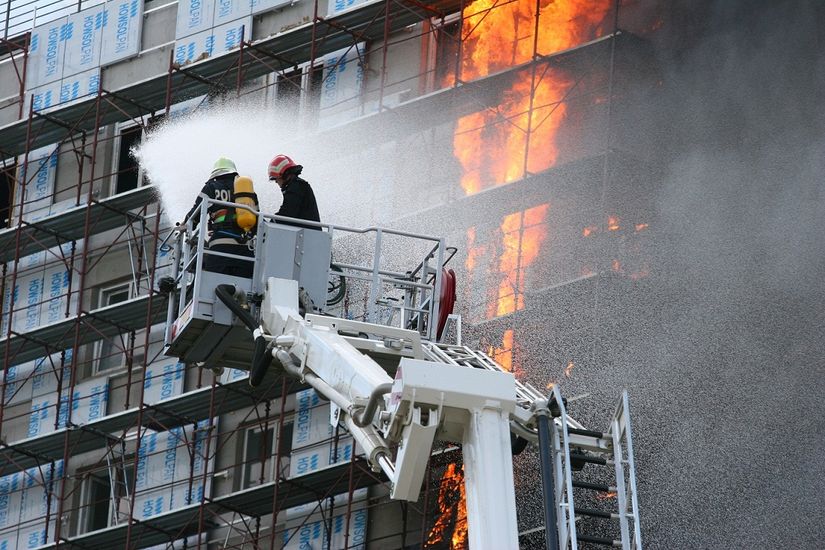 Incendiu într-un bloc din Drobeta Turnu Severin
