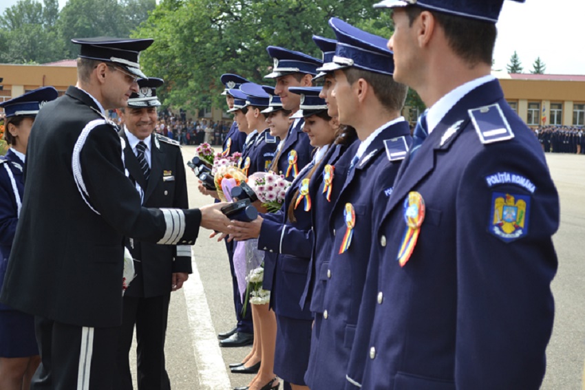 1 600 de posturi de agenţi scoase la concurs