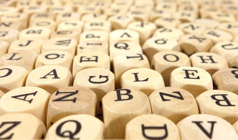 Cele trei litere din limba română pe care le folosim cel mai puţin. Au apărut în alfabet abia în 1982