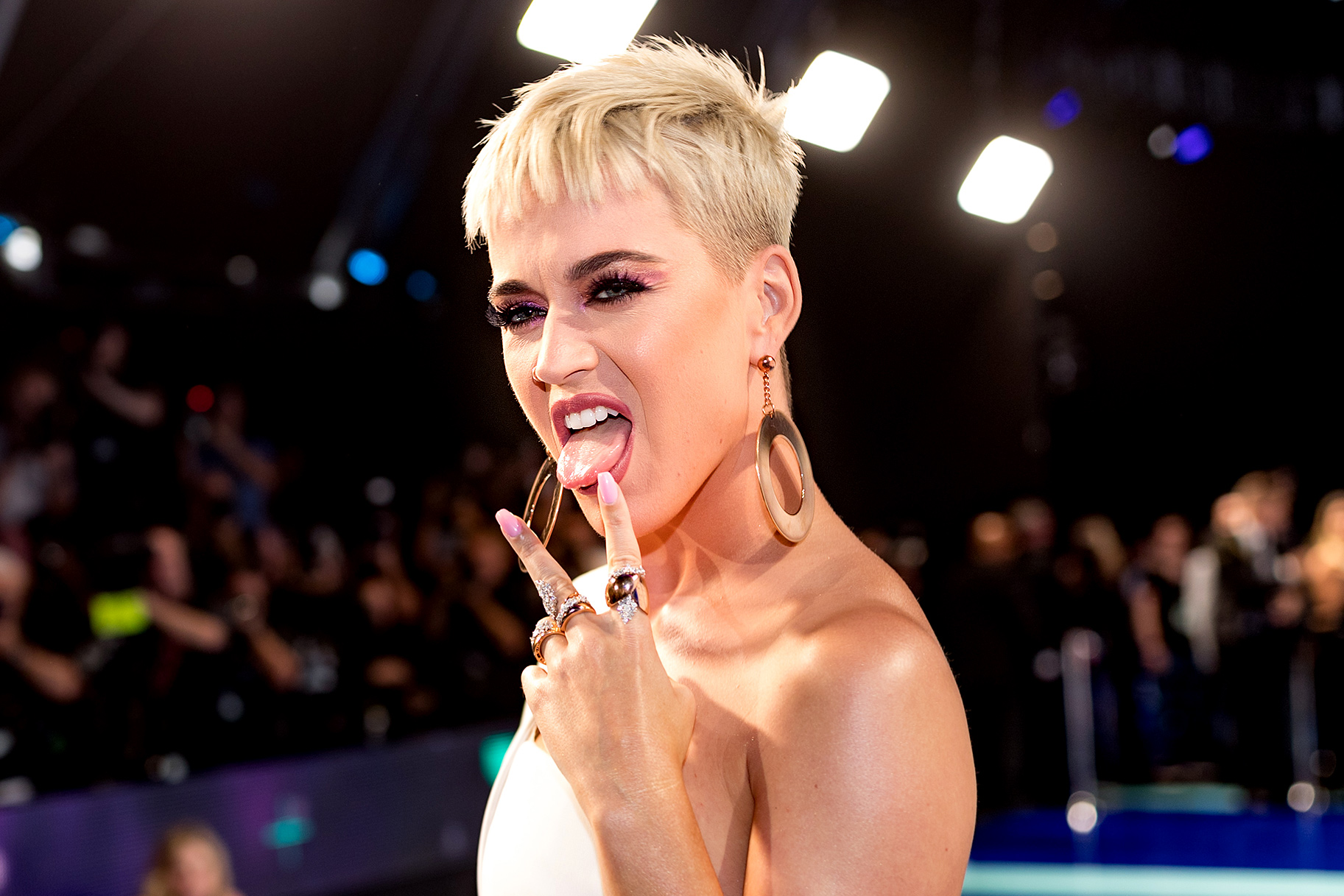 Katy Perry, aparitie surpriza la o nunta!