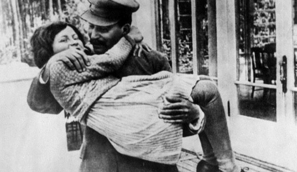 Povestea de dragoste cu final tragic dintre Nadejda şi Iosif Stalin