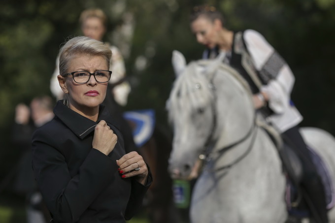 Cântăreața Sanda Ladoși, ridicată de DIICOT, într-un dosar de fraudă de 1 milion de euro