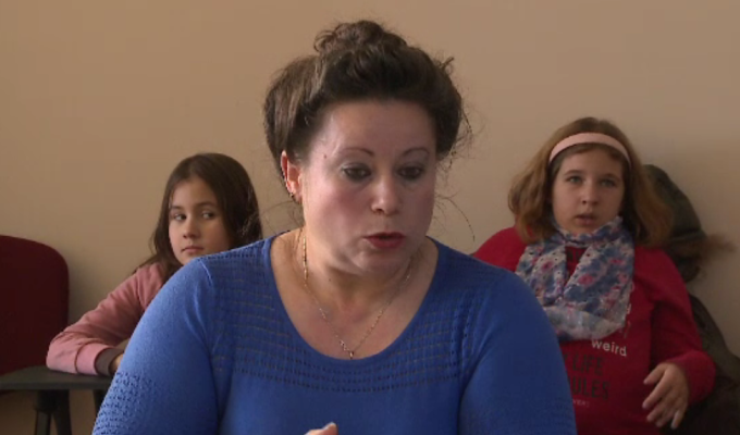 Scandal la o școală. Contabila, repusă în funcție după ce a sustras 20.000 de lei din bugetul local