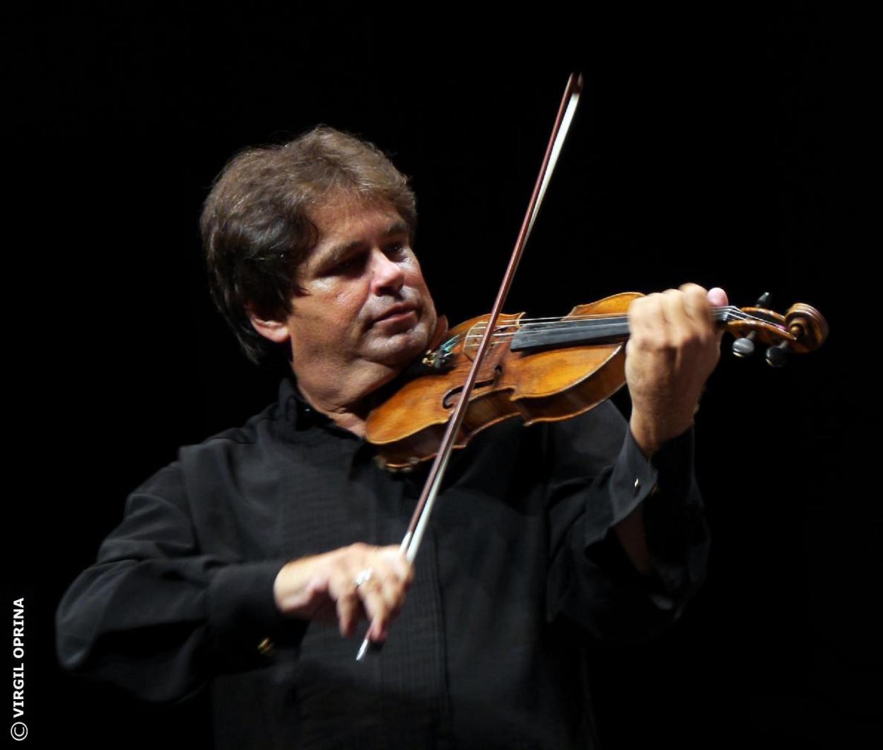 William Kunhardt, la pupitrul Orchestrei de Camera Radio