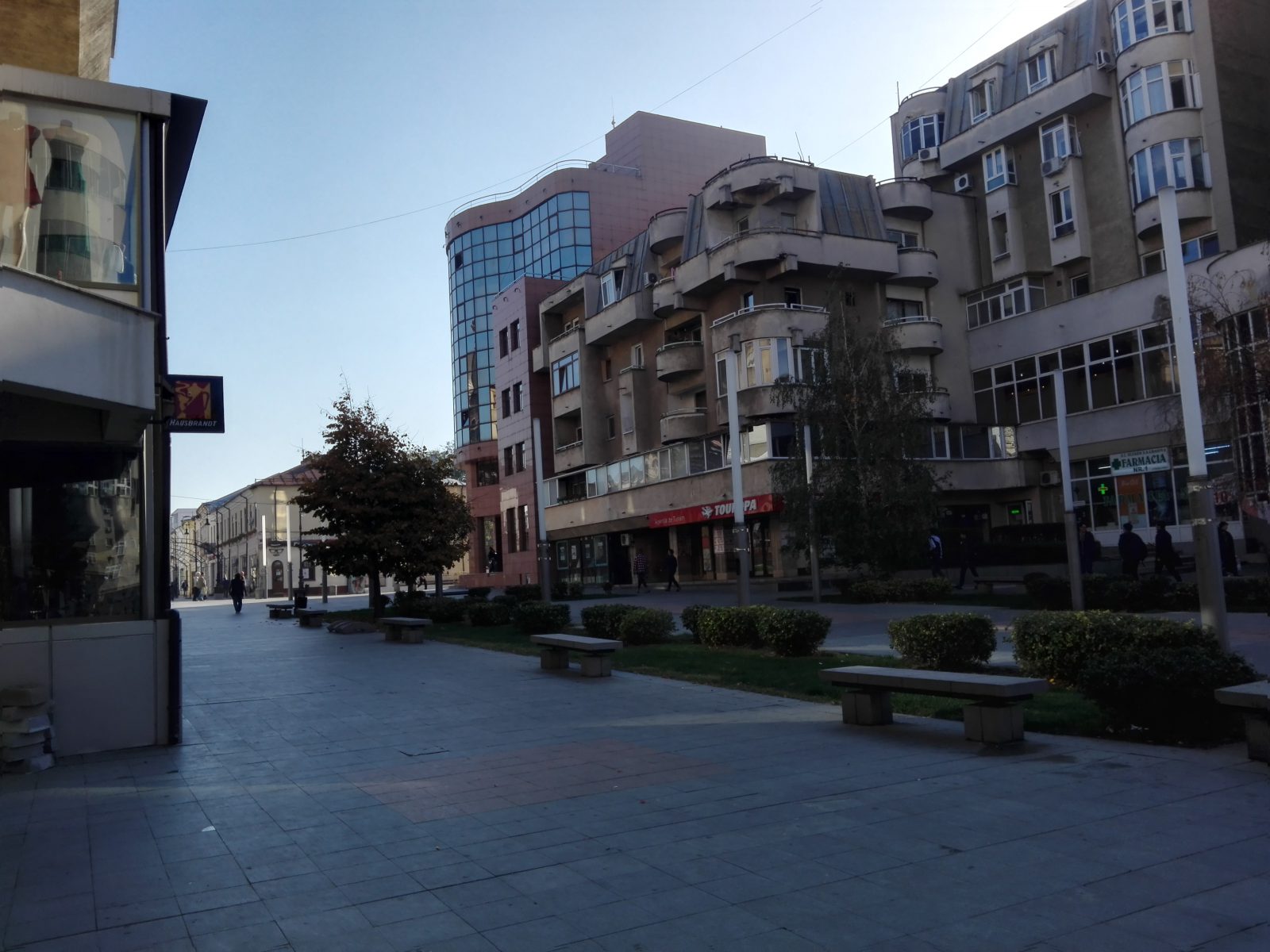 Azi despre ieri – 12 decembrie 2017