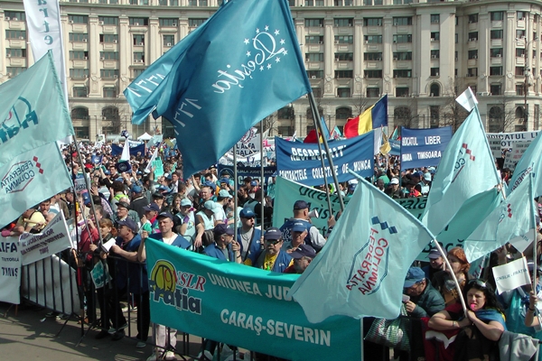 Se înmulţesc avertismentele sindicatelor