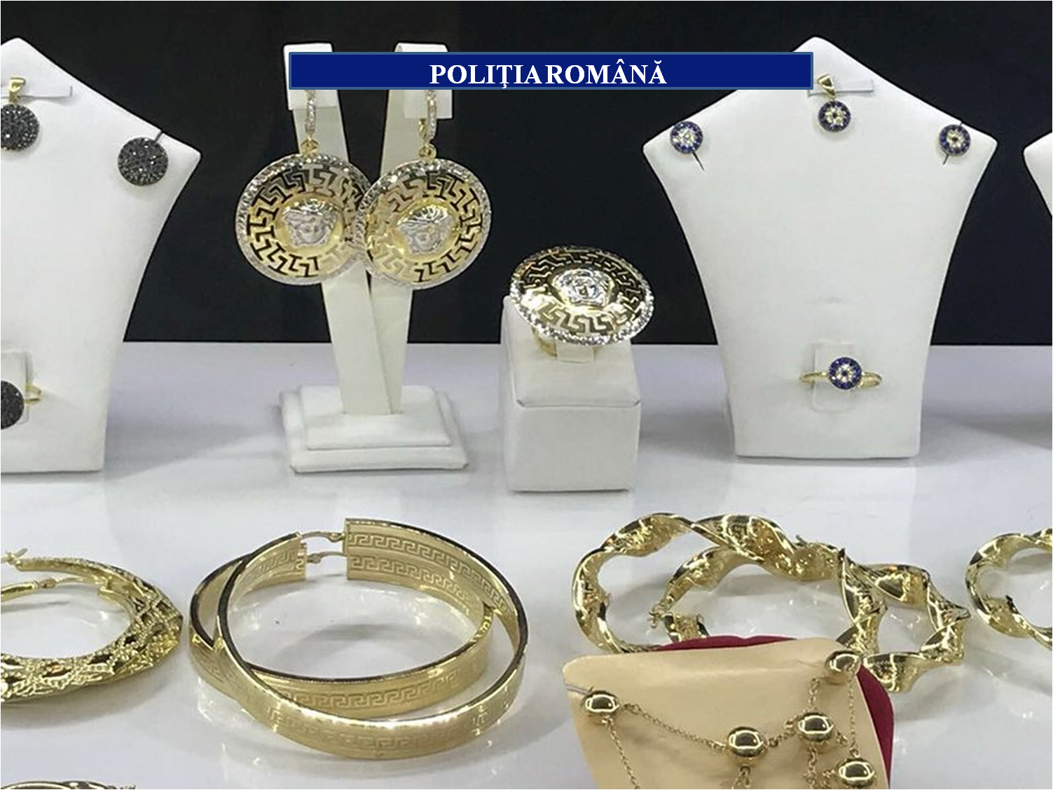 Craiova: politistii au confiscat peste jumatate de kilogram de aur dintr-un magazin!