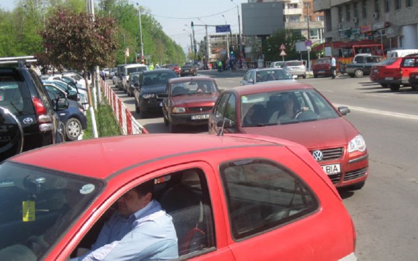 Parcările cu plata prin SMS vor fi introduse şi în Târgu-Jiu