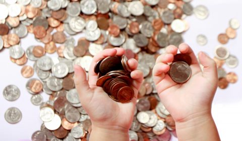 Se majorează plafonul maxim al indemnizaţiei pentru creşterea copilului