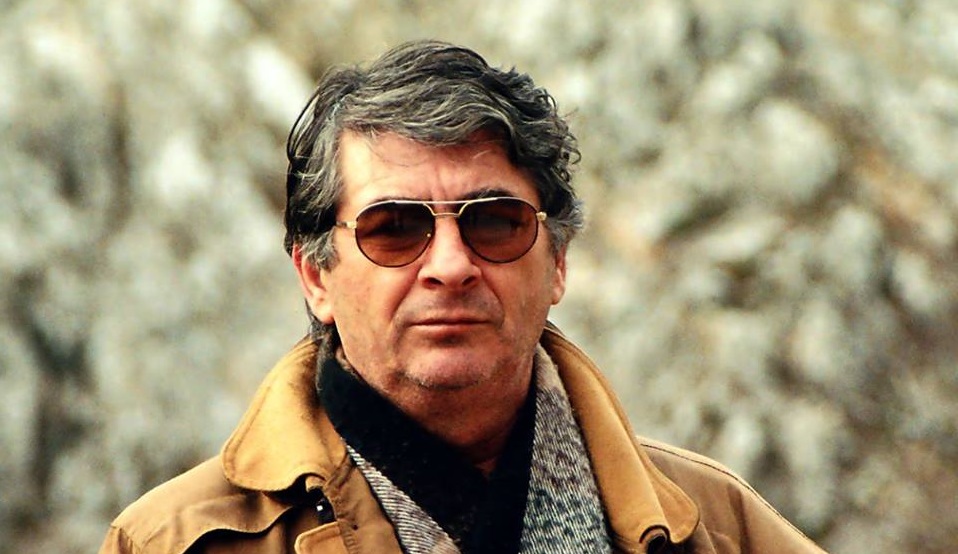 Scriitorul Jean Băileșteanu: „Până în ’90 se citea foarte mult. Nu era locuință fără bibliotecă”