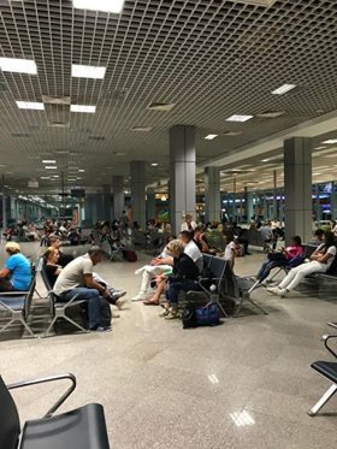 Nou zbor TAROM anulat. 80 de români, blocați în aeroportul din Amsterdam