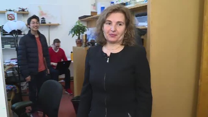 O româncă este prima femeie director al celui mare laborator de cercetare în robotică din lume